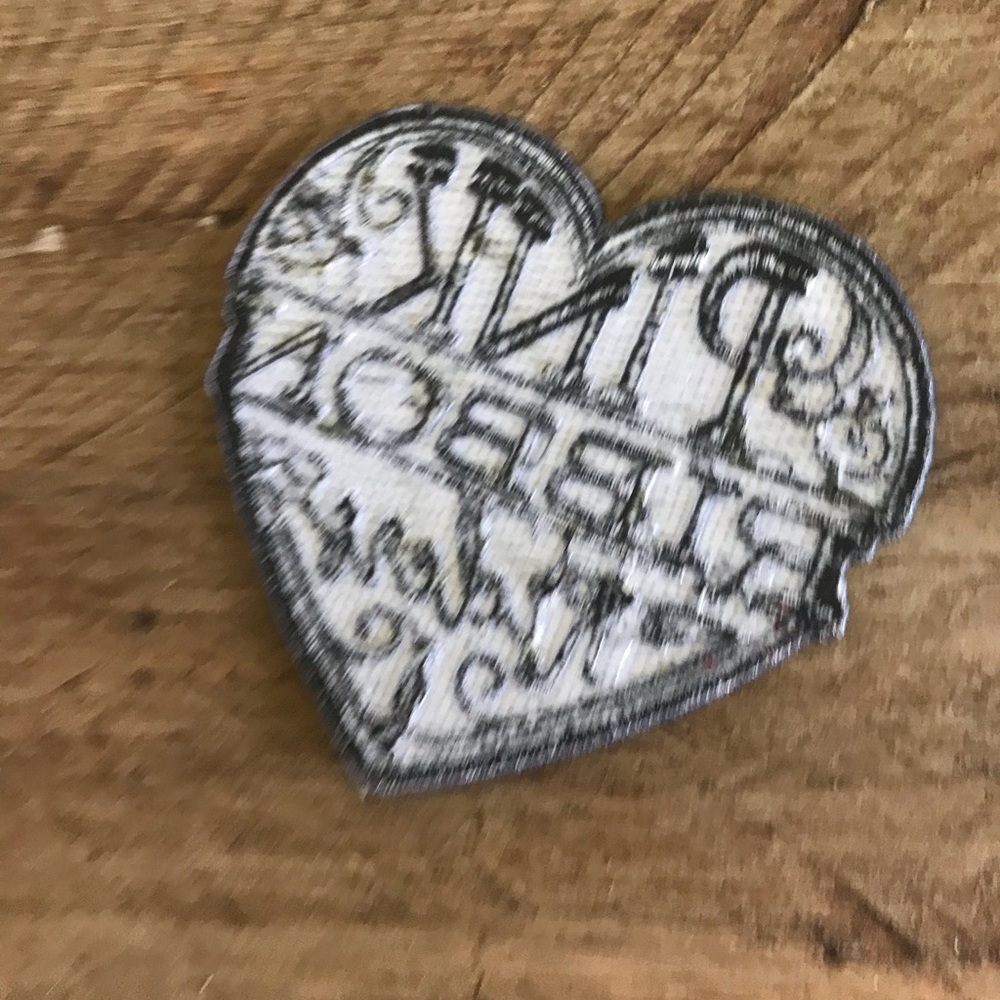 Heart iron on patch - Picture 6 of 8